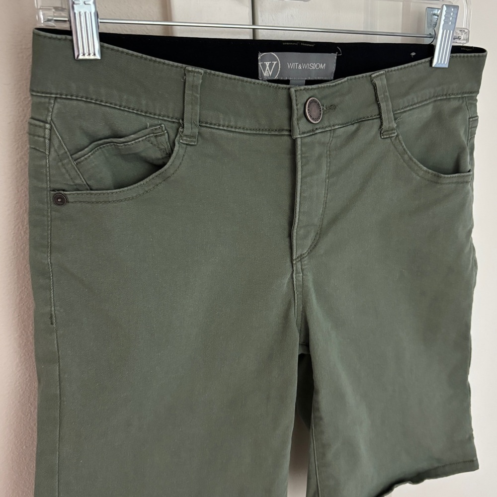 Wit & Wisdom Stretch Green Bermuda Shorts, 8.5” Inseam, Size 4 Jean Shorts - Picture 2 of 6